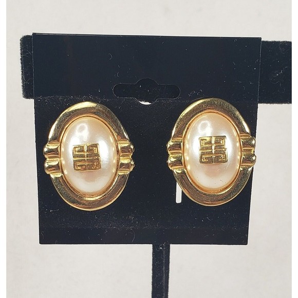 Vintage Givenchy Signed Logo Simulated Oval Pearl Gold Tone Clip-on Earrings - Picture 1 of 10
